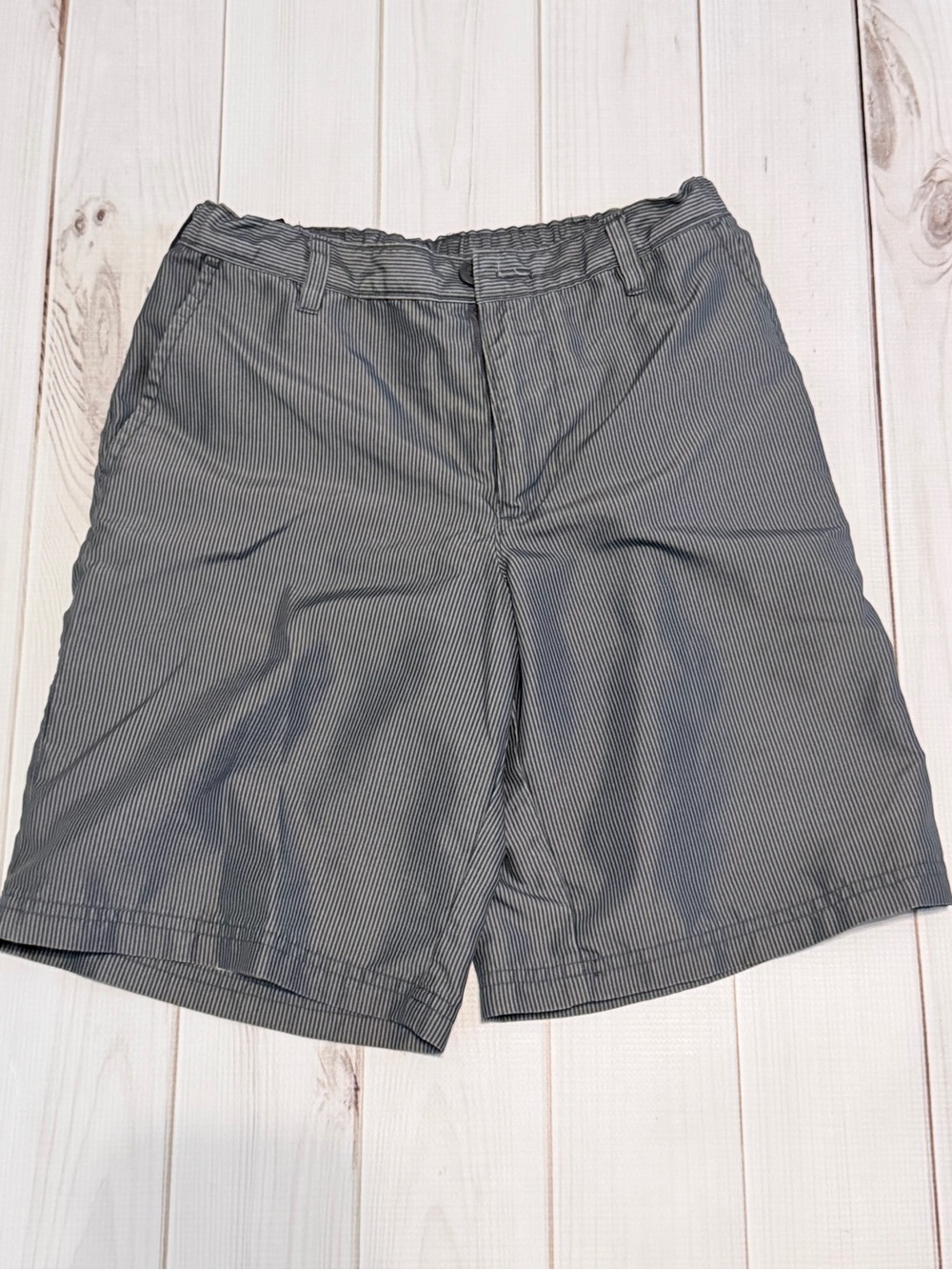 Champion Men's Gray Pinstripe Flat Front Shorts